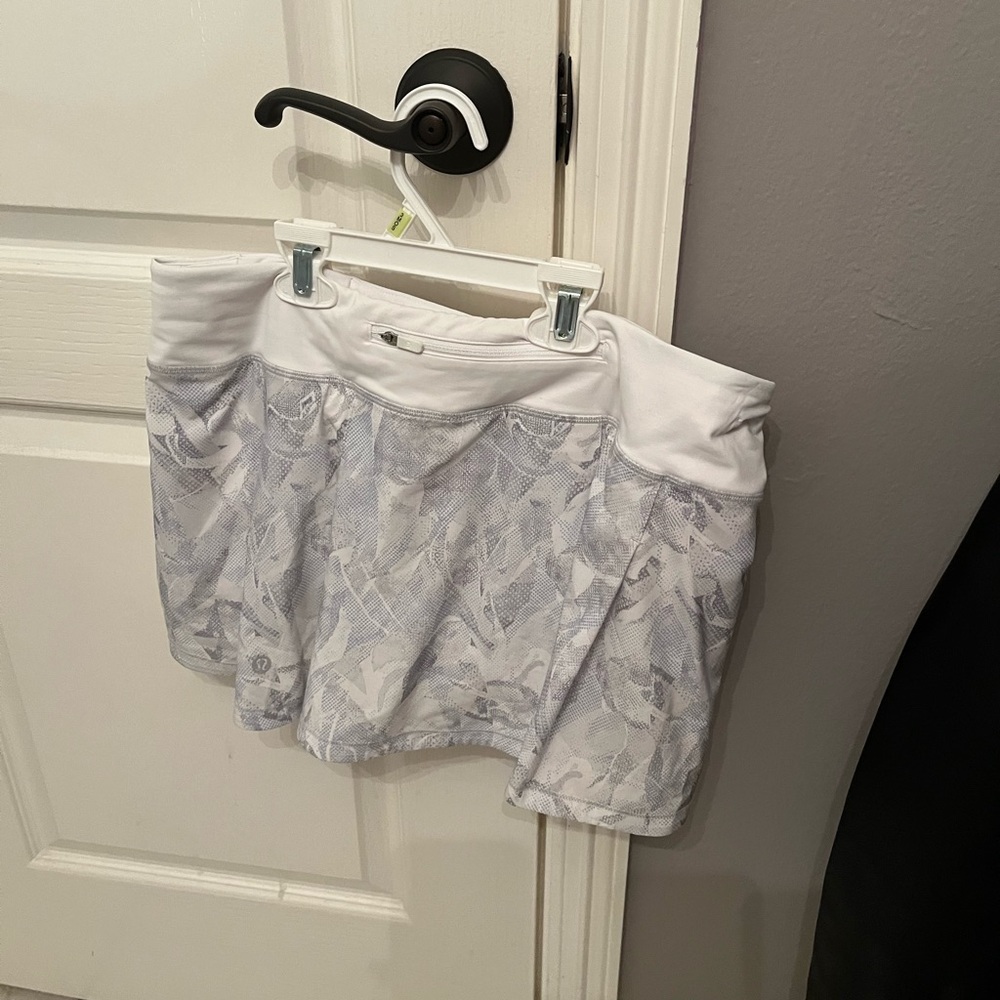 white pattern lululemon skirt